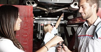 94 % des Français<br>estiment que le<br>service est une<br>composante importante<br>dans le cadre d’un<br>contrat d’assurance. 94 % des Français<br>estiment que le<br>service est une<br>composante importante<br>dans le cadre d’un<br>contrat d’assurance.