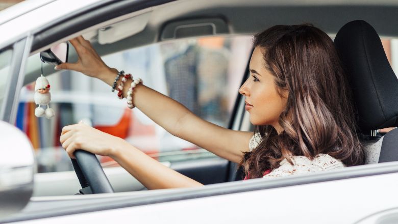 10 objets indispensables en voiture - AXA Assurance Auto